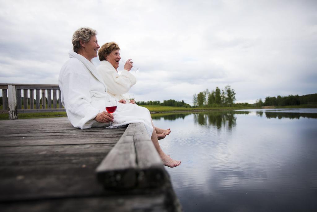Ulvsby Herrgard Sunne Buitenkant foto