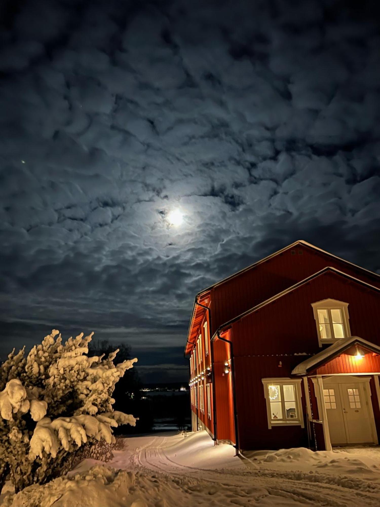 Ulvsby Herrgard Sunne Buitenkant foto