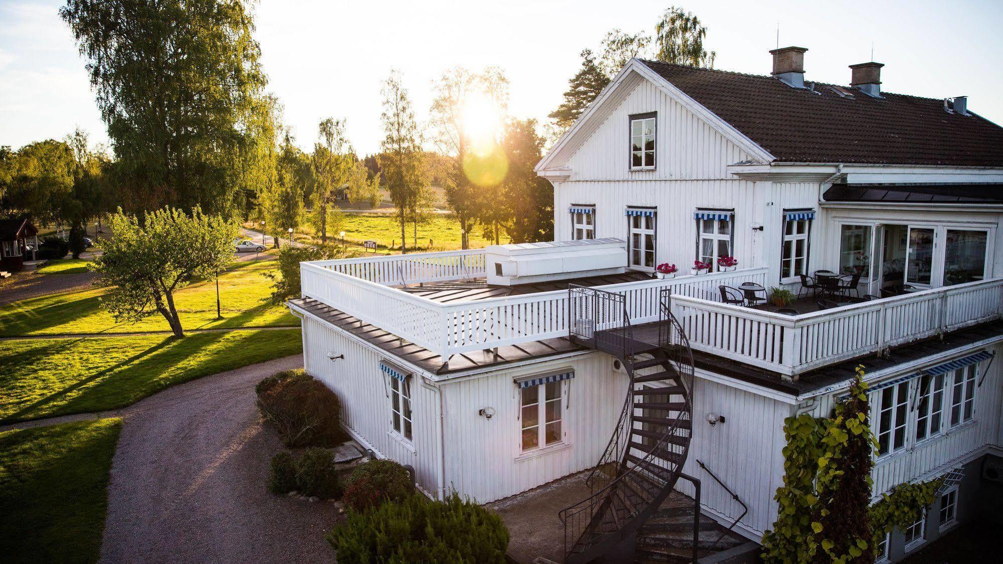 Ulvsby Herrgard Sunne Buitenkant foto